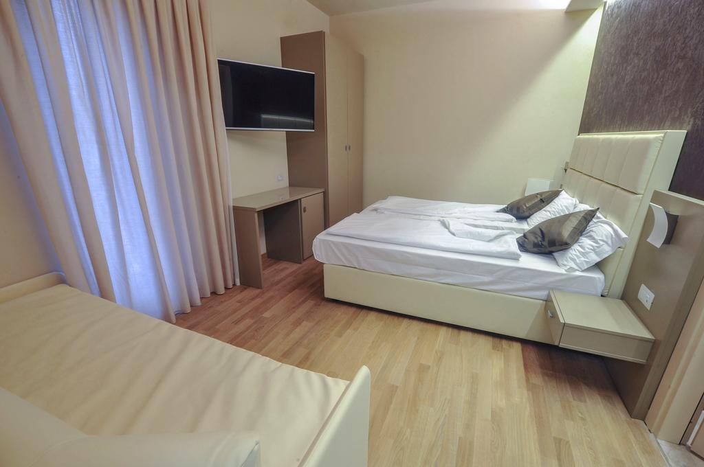 Hotel Dori Peschiera del Garda Quarto foto