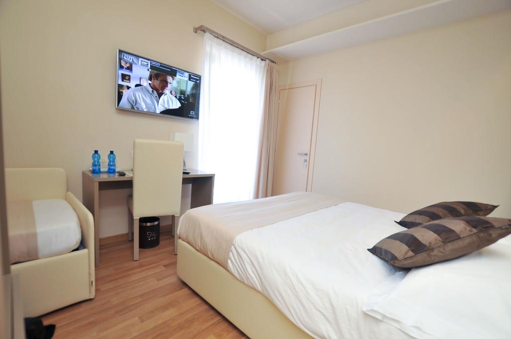Hotel Dori Peschiera del Garda Quarto foto